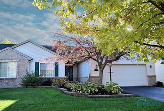 533 Crystal Lake Dr, Holland, OH 43528