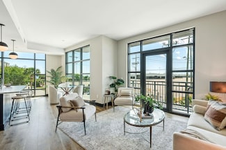5 Gadsdenboro St Unit 204, Charleston, SC 29401