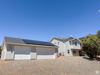 425 E Mule Deer Rd, Central, UT 84722