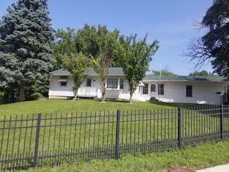 203 Center Place, Peru, IL 61354