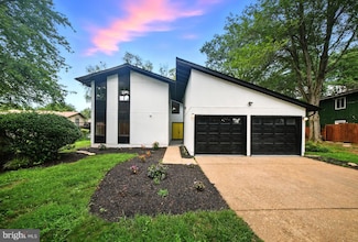 5503 Fireside Ct, Fairfax, VA 22032