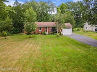 4473 Hurst Rd, Altamont, NY 12009