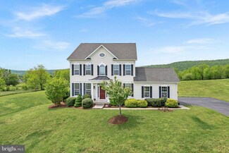 14211 Saratoga Park Dr, Hillsboro, VA 20132