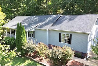 9711 Imperial Dr, Ooltewah, TN 37363