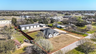 514 Preston Dr, Pottsboro, TX 75076