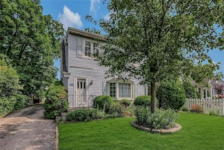 20 Baylis Place, Syosset, NY 11791