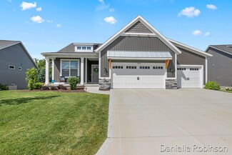 2660 Meadow Woods Dr Unit 6, Grand Rapids, MI 49534
