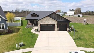 713 St Andrews Cir, Eldridge, IA 52748