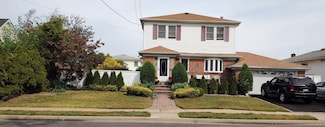 21 Bellevue Ave, Oceanside, NY 11572