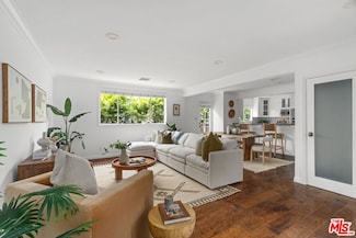 10813 Charnock Rd, Los Angeles, CA 90034