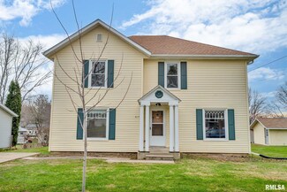 617 S 5th St, Maquoketa, IA 52060