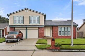 2024 Bayou Oaks Dr, Harvey, LA 70058
