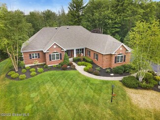 2 Callaway Ct, Ballston Lake, NY 12019