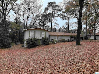 3153 Woodhaven Dr, Vestavia, AL 35243