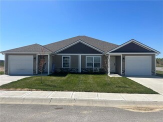 3725 NW 93rd St, Kansas City, MO 64154