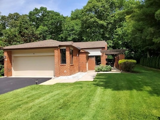 11 Nightingale Ct, Manhasset, NY 11030