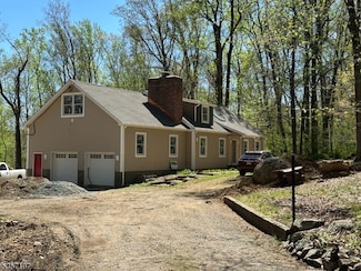 99 Middle Valley Rd, Long Valley, NJ 07853