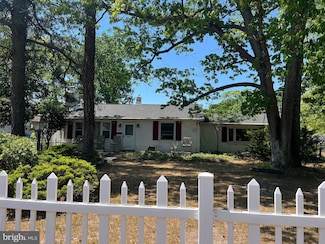 154 E Branch Ave, Pine Hill, NJ 08021