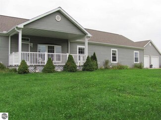 21477 90th Ave, Marion, MI 49665