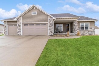 2716 Aberdeen Dr, Ames, IA 50010