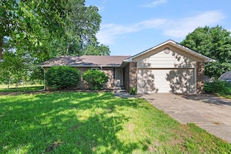 127 Grand Prairie Dr, Willard, MO 65781