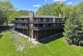 940 Alpine Dr Unit 1, Fontana-On-geneva Lake, WI 53125