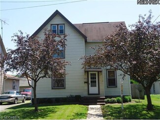 175 E Martin St, East Palestine, OH 44413