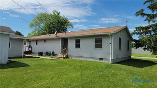 5425 E Treasure Ln, Port Clinton, OH 43452