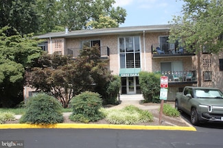12652 Dara Dr Unit 301, Woodbridge, VA 22192