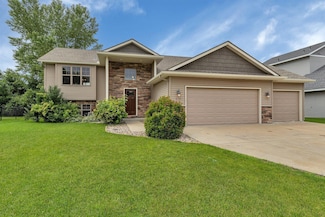 617 Knights Ct, Sartell, MN 56377