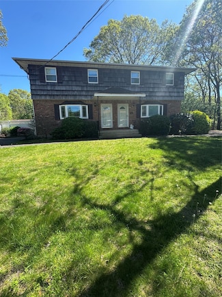 432 Clarice Blvd, Holbrook, NY 11741