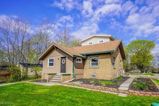 6319 Columbus Rd NE, Louisville, OH 44641