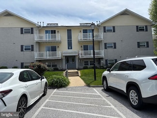 6 Warren Lodge Ct Unit 1C, Cockeysville, MD 21030