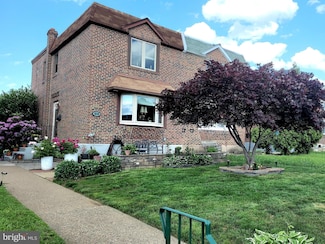 1213 Englewood St, Philadelphia, PA 19111