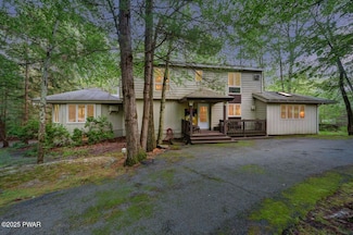 133 Lookout Dr, Hawley, PA 18428