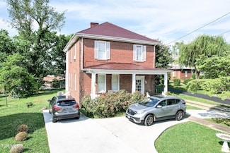 402 W Irish St, Greeneville, TN 37743