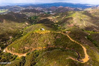 102 W Carlisle Rd, Thousand Oaks, CA 91361