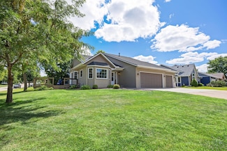 7907 Upper 26th St N, Saint Paul, MN 55128