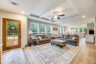 120 Clover Ln, Defuniak Springs, FL 32433