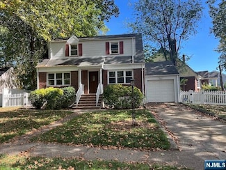 159 Henry St, Teaneck, NJ 07666