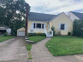 825 Cleveland Ave, Amherst, OH 44001