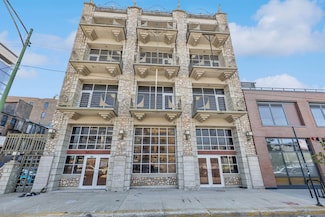 165 N May St, Chicago, IL 60607
