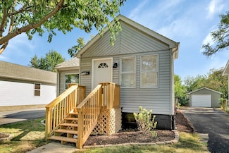 126 1/2 Independence Ave, Joliet, IL 60433
