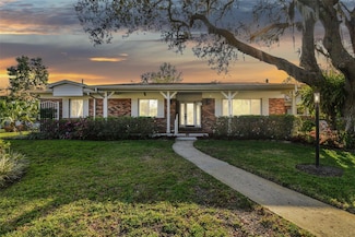 5101 Oakhaven Ln, Temple Terrace, FL 33617