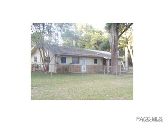 5 55th St, Yankeetown, FL 34498