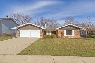 1030 Nottingham Ln, Hoffman Estates, IL 60169
