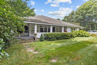 72 Stearns Rd, Ogunquit, ME 03907