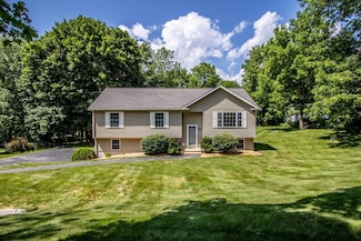 14 Emmanuel Ave, Webster, MA 01570