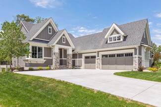 5 Pondview Trail, North Oaks, MN 55127