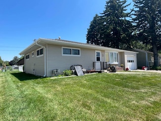 632 N Oak St, Ainsworth, NE 69210